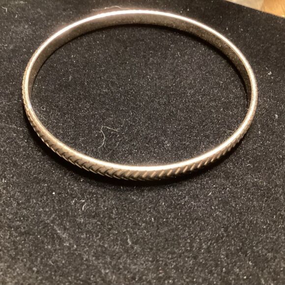 Hematite, Green and Clear Crystal Open Lariat Necklace with Black Bangle - Picture 8 of 8